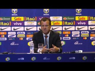 Dunga diz que nenhum jogador tem vaga garantida na Seleção