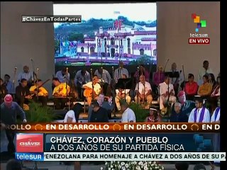 Hija de Hugo Chávez dirige palabras en Cuartel de la Montaña