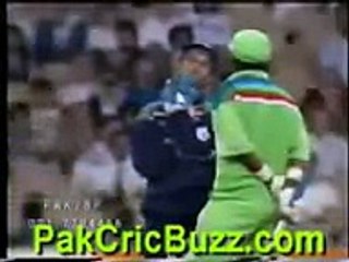 funny cricket scene umer akmal