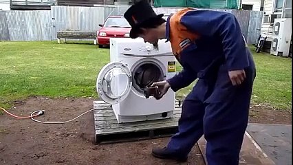 Kendi Kendini İmha Eden Makine