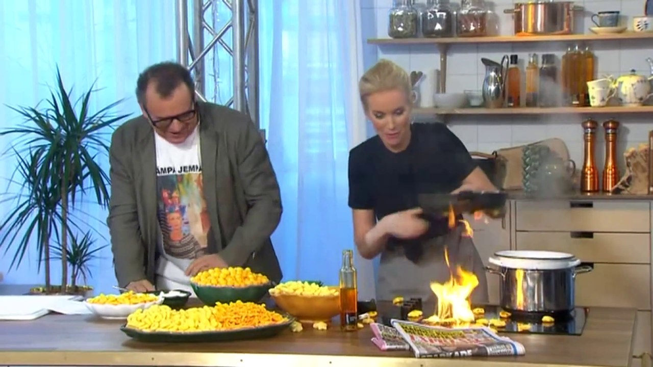 Worst cooker ever starts a fire on TV : ridiculous