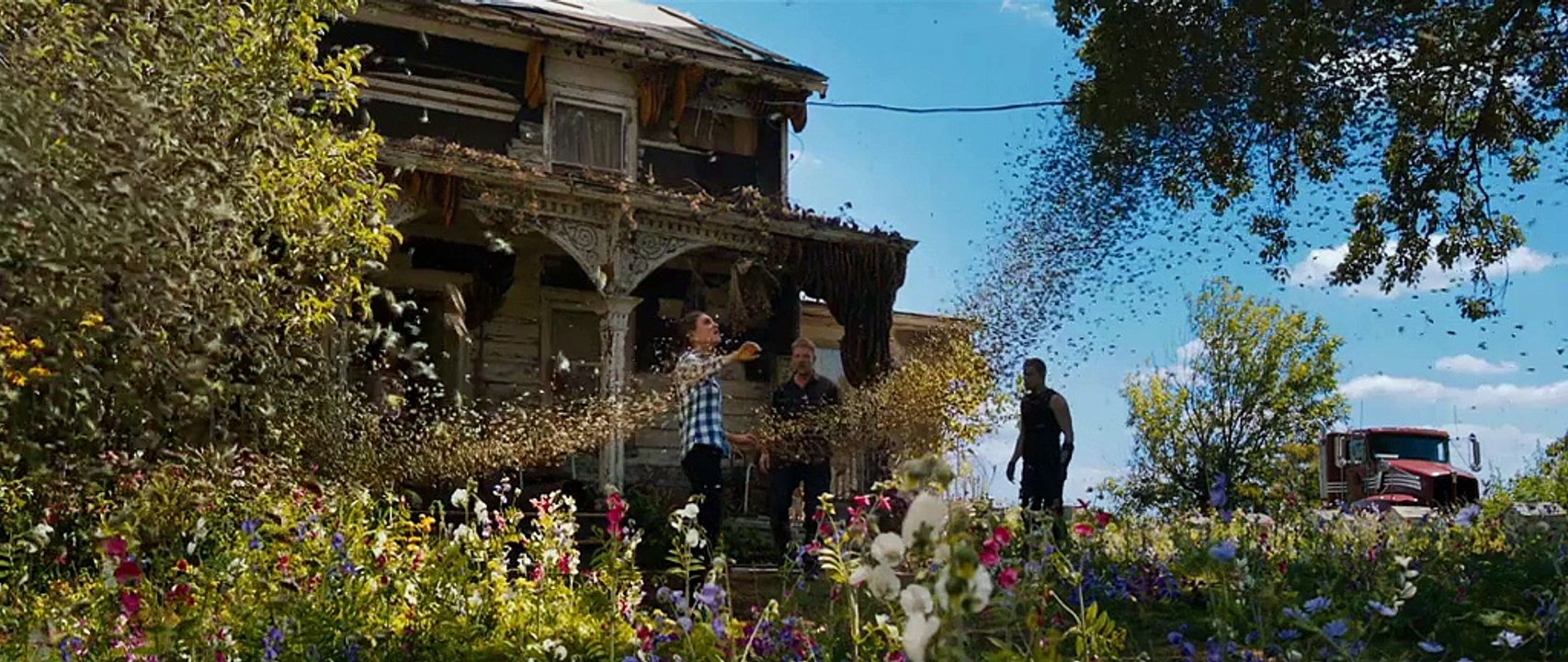 Jupiter Ascending - MovieBites 3