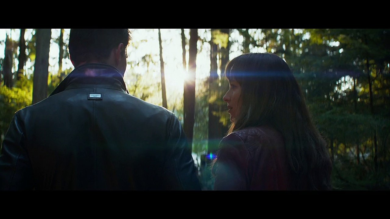 Fifty Shades Of Grey - Exclusive Interview with Dakota Johnson, Jamie Dornan & Director Sam Taylor-Johnson