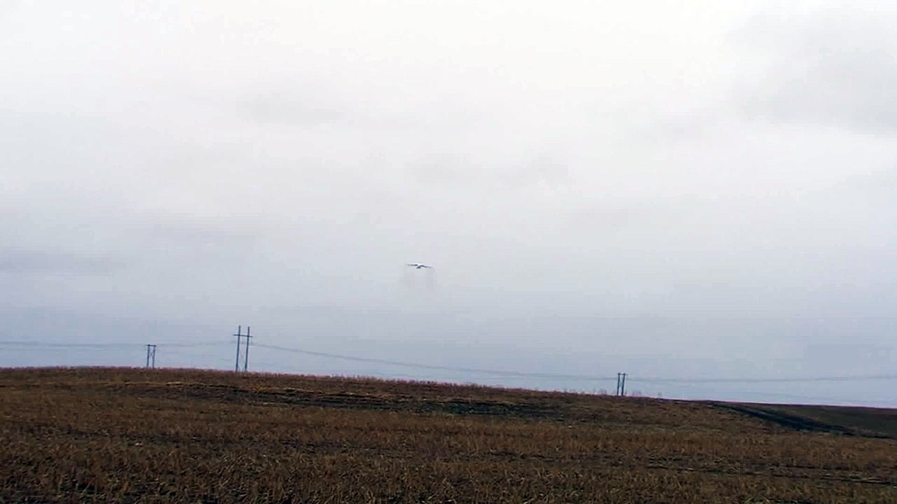 World's Largest Flying Aircraft Antonov An-225 Crosswind Landing!!!