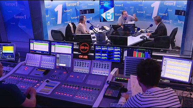 Dechavanne : Deux chroniqueurs de TPMP m'ont contacté pour travailler avec moi