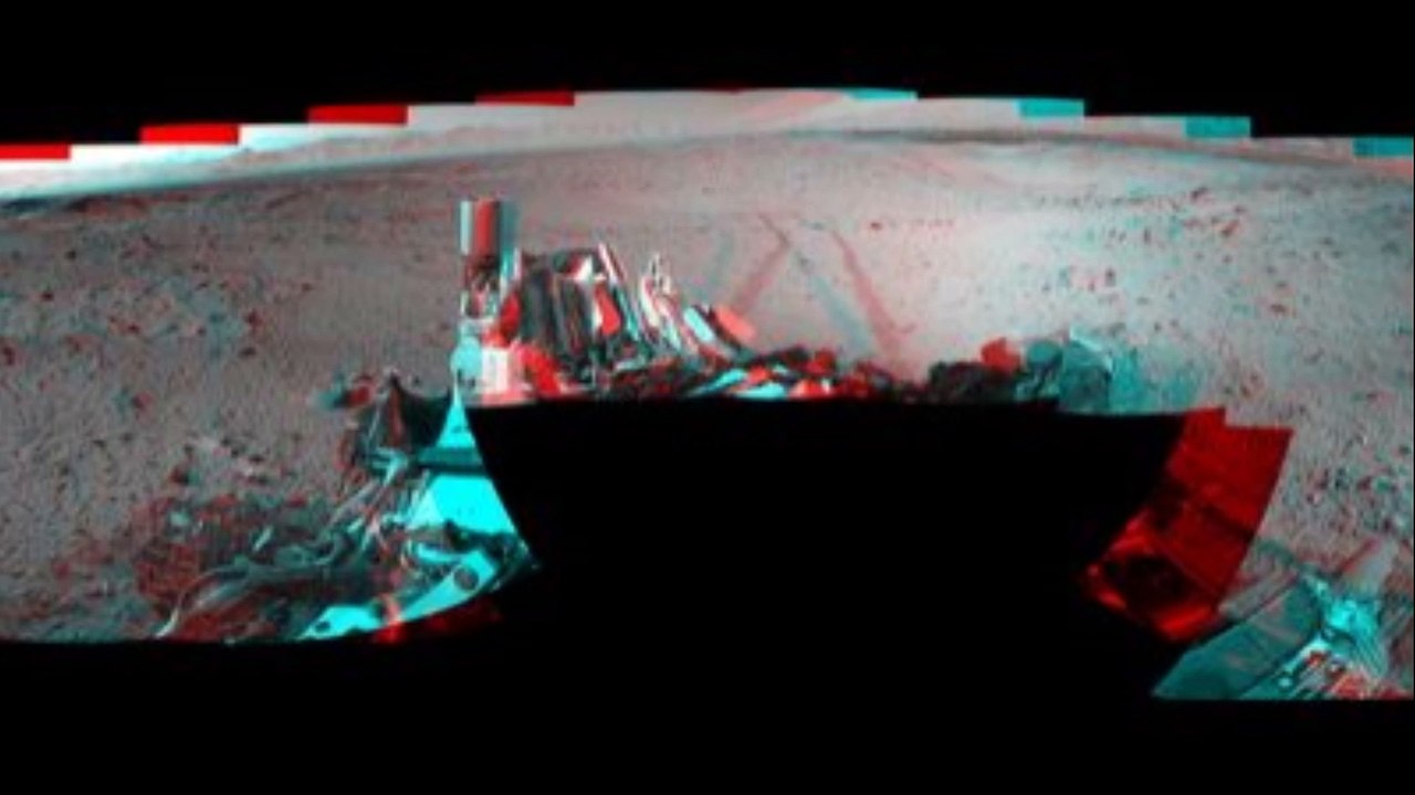 Mars Rover Curiosity Drills 1st Hole into Huge Martian Mountain