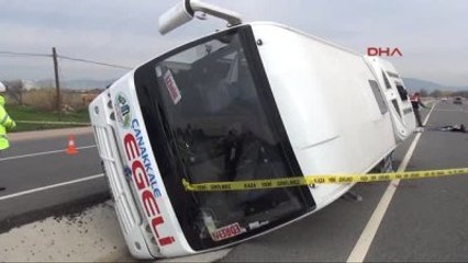 Bergama'da Yolcu Midibüsü Devrildi: 1 Ölü, 9 Yaralı