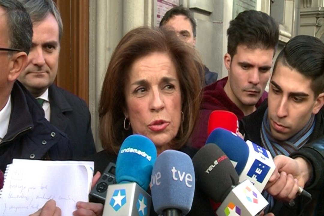 Botella pide "sensatez" política al Cristo de Medinaceli