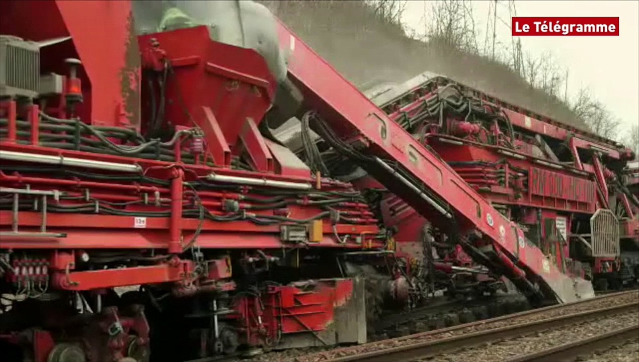 SNCF. Remplacement des anciennes voies ferrées : un chantier mobile entièrement mécanisé