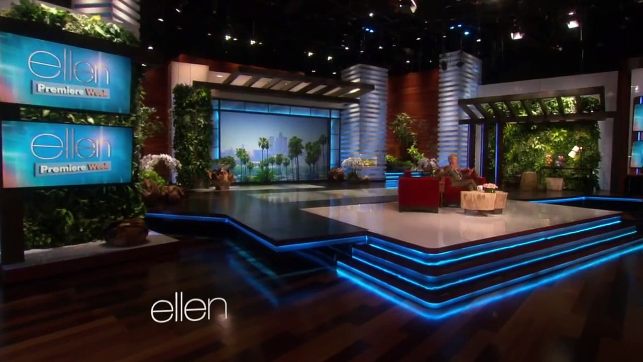 Ellen Meets a Dinosaur 'TheEllenShow'