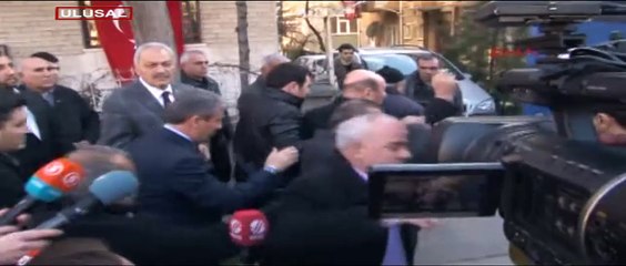 Şehit babası isyan etti: Saray yapana kadar uçan tabutları değiştirsin