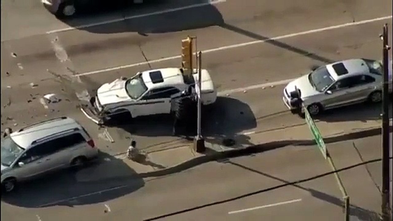 Unexpected ending of a car chase in dallas