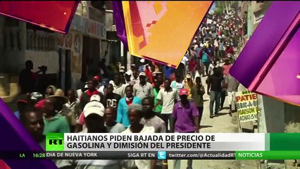Haitianos piden bajada de precios de gasolina y dimisión del presidente