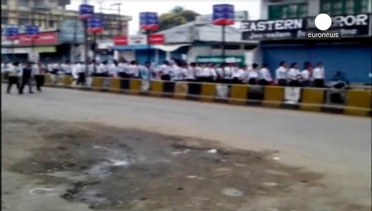 Indien: aufgebrachte menge tötet mutmaßlichen vergewaltiger