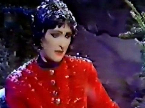 SIOUXSIE & THE BANSHEES - Siouxsie i/v ('Video View' show at Night Network ITV, 24 Dec 1988)