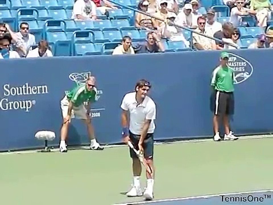 Federer Serve - Slow-Motion