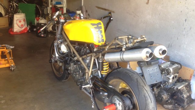 1er redemarrage Ducati 748 après restauration
