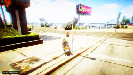 GTA5: Il réalise un MAGNIFIQUE saut en moto sans le VOULOIR !
