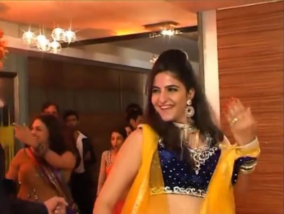 Amazing Mehndi Dance_ Doli Barat