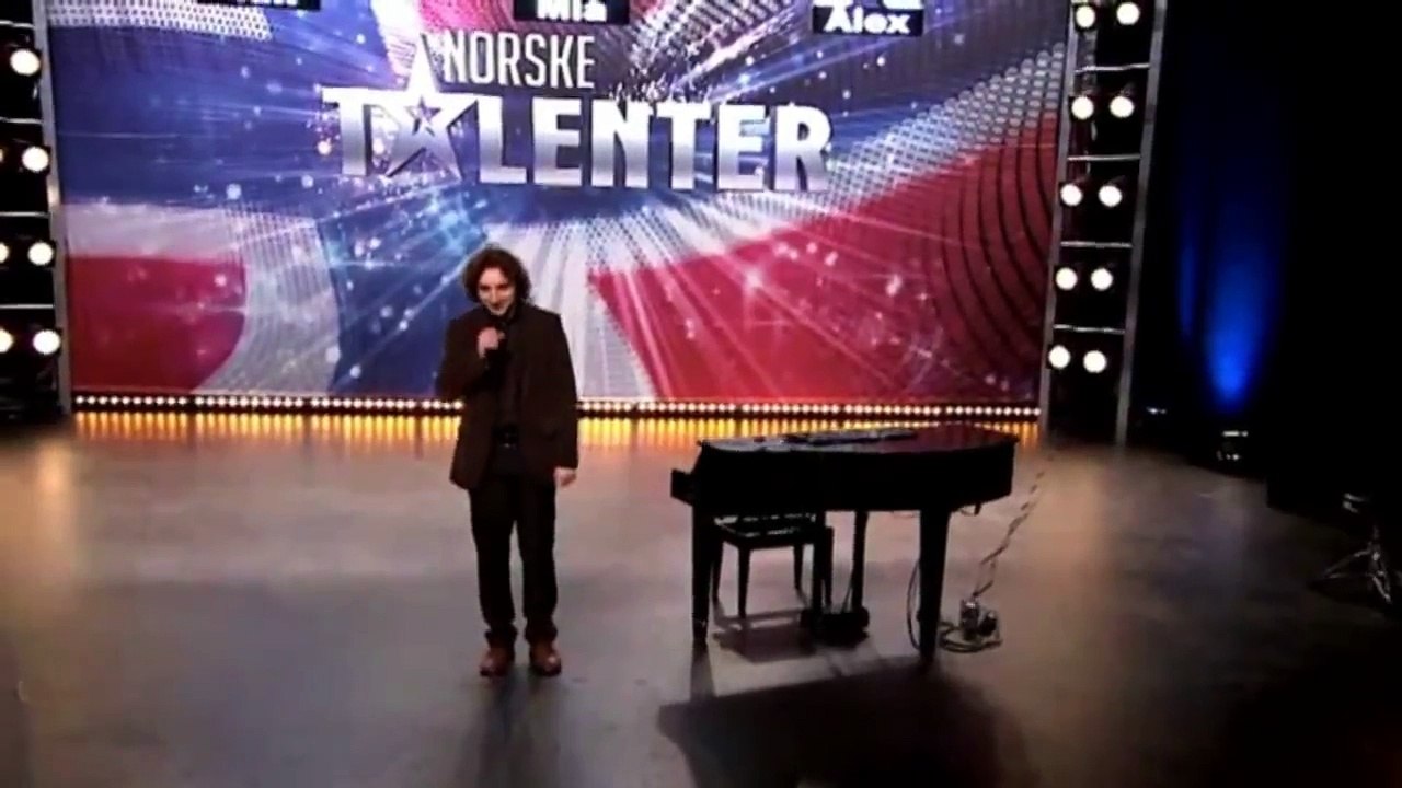 World most amazing Piano player   - Bogdan Alin Ota - Harald's Dream - Norske Talenter 2011