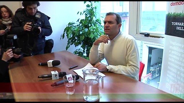 Napoli - De Magistris presenta DemA -1- (06.03.15)
