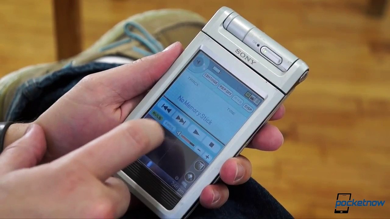 Sony CLIÉ NR70 Review  What The Future Looked Like In 2002