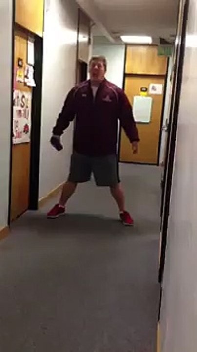 funny video ( by ewallbuzz.com )