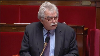 Privatisations d'aéroports : Chassaigne dénonce la "démarche de banquier" de Macron