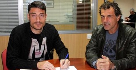 Galatasaray'dan Ayrılan Riera, 200 Bin Dolara İmza Attı