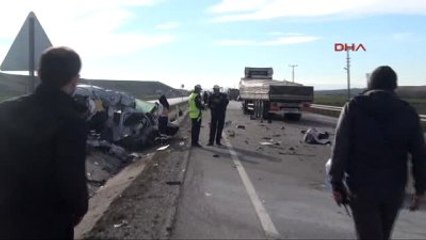 Çorum 'Lastiği Patlayan Otomobil Tır ve Kamyona Çarptı: 5 Ölü' Haberine Ek