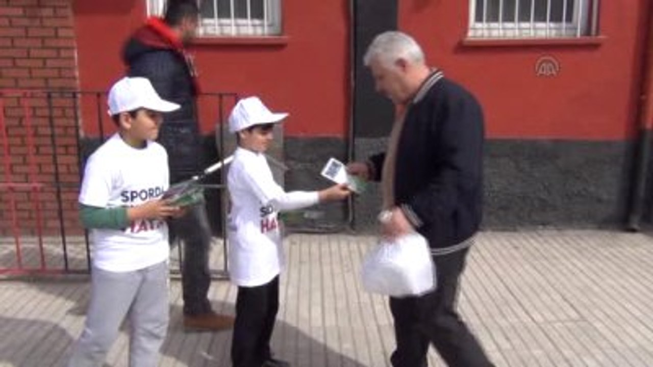 Öğrenciler "Sporda Şiddete Hayır" Demek İçin Sahaya İndi