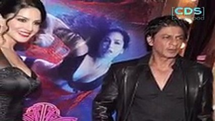 Sunny Leone Flaunts Her Dress.mp4