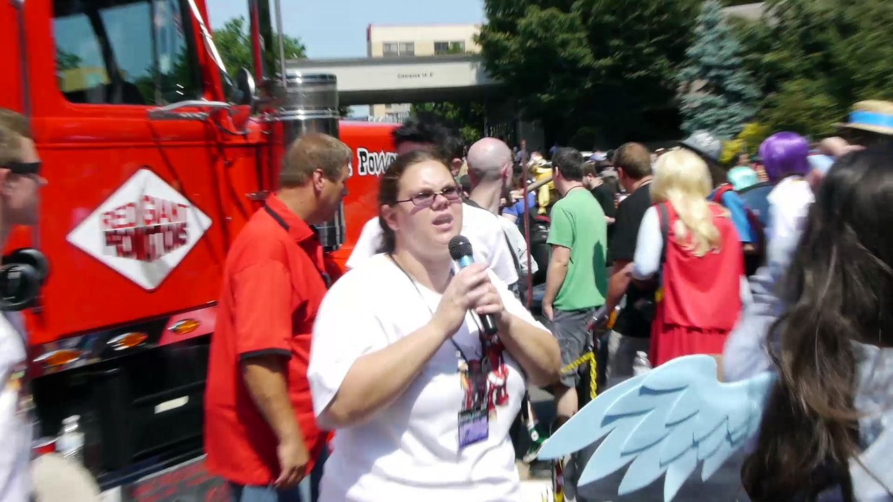 Bronies II, Ep 05 – Fire at BronyCon!