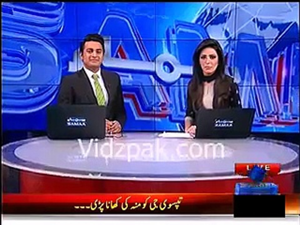 Governor Sindh Dr. Ishrat Ul Ibad Playing Live Guitar - Tum Hi Ho Tune