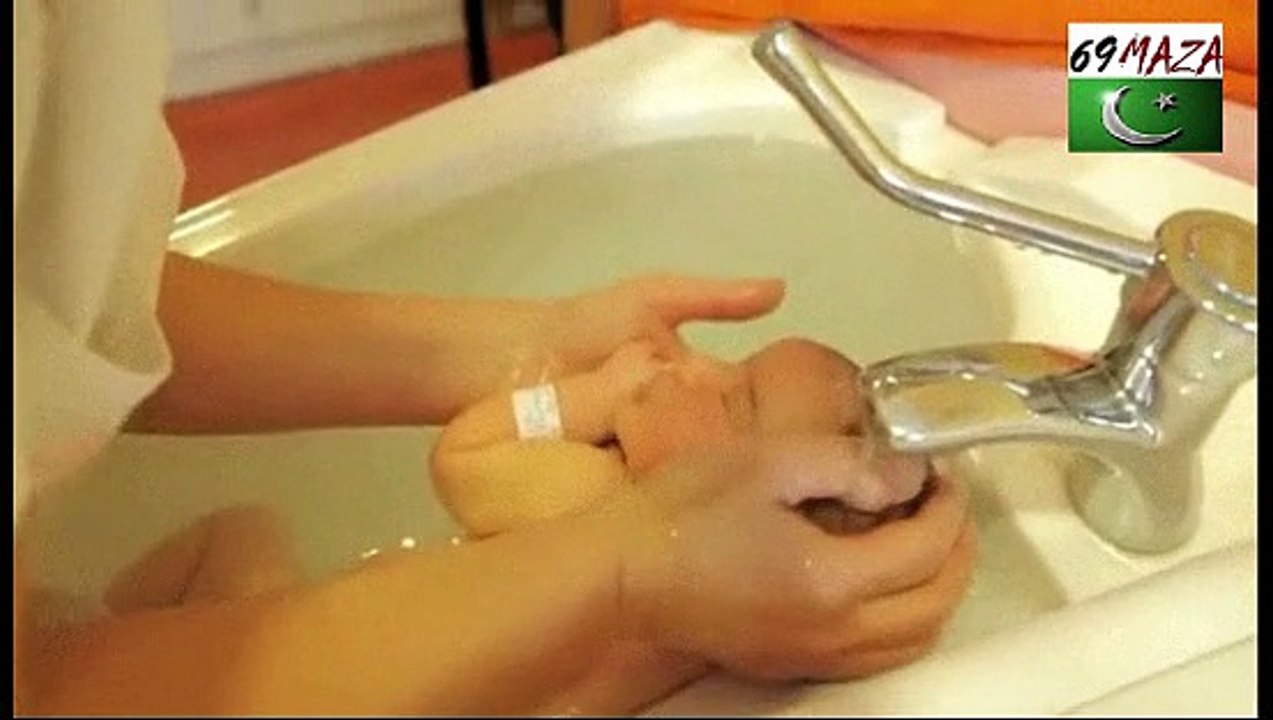 How to wash baby ,, must see all mothers