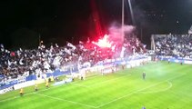 Les joueurs bastiais célèbrent la victoire avec leurs supporters