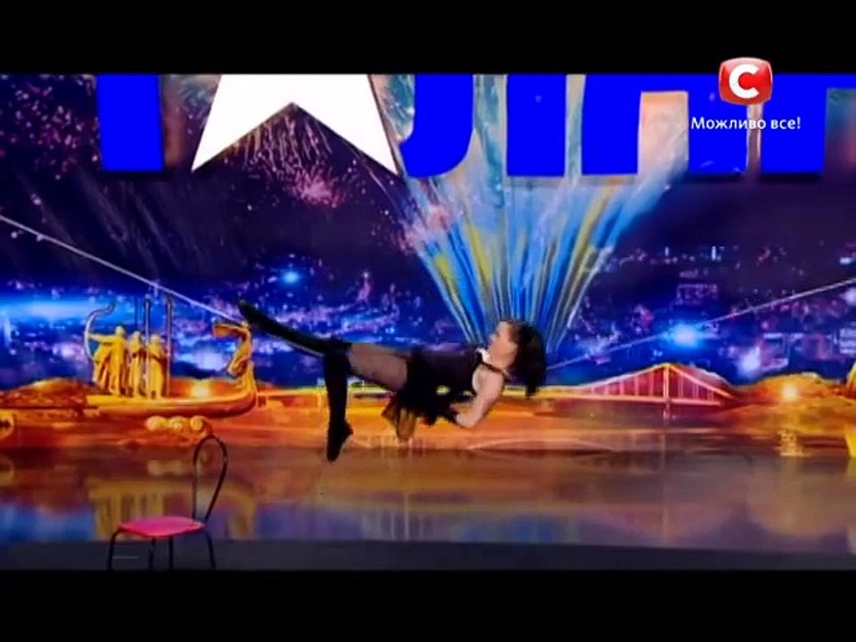 Elle danse sur une corde - Ukraines Got Talent - YouTube
