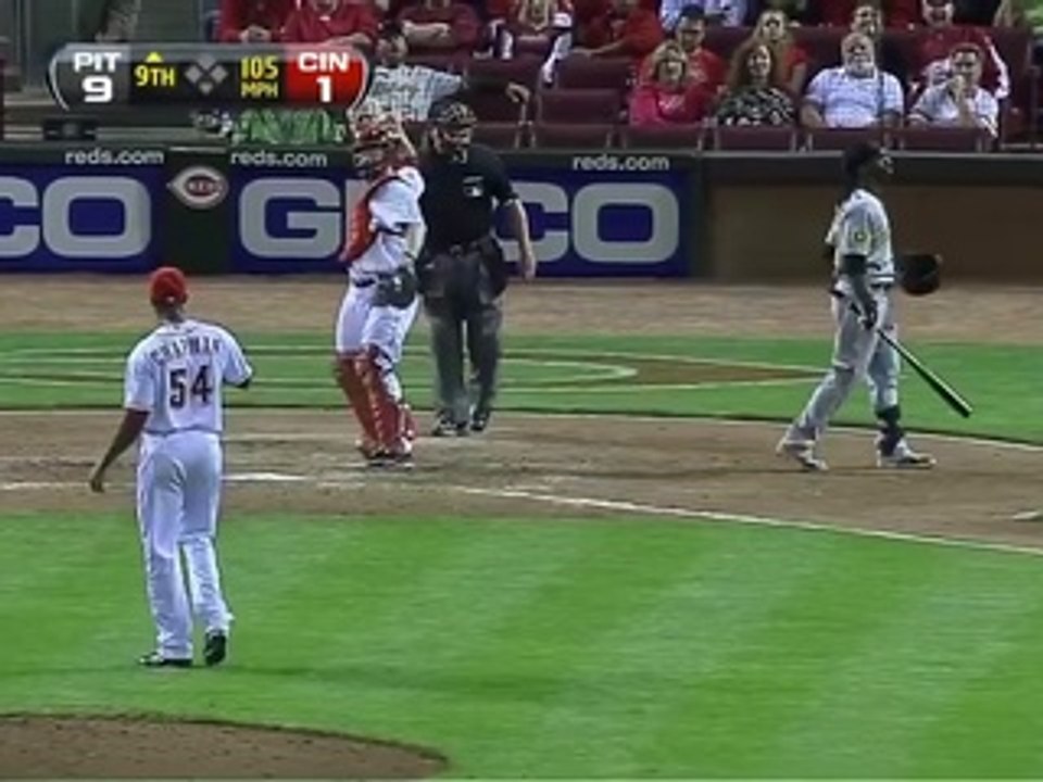 Aroldis Chapman lanza a 106 MPH