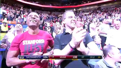 Dwyane Wade marque du milieu du terrain