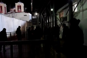 RedPlanet.gr - Περέιρα και Καρεμπέ στα αποδυτήρια του γηπέδου του Πανθρακικού