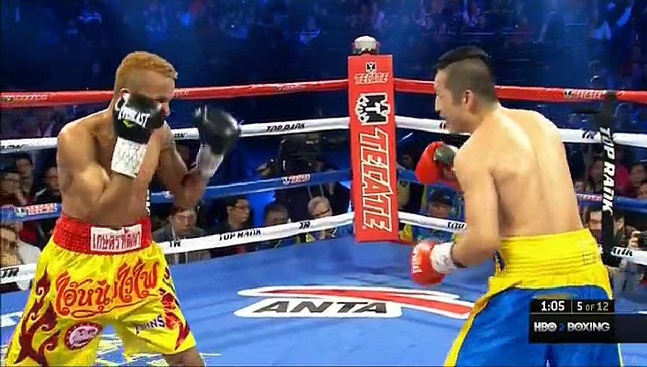 Amnat Ruenroeng vs Zou Shiming 07 03 2015