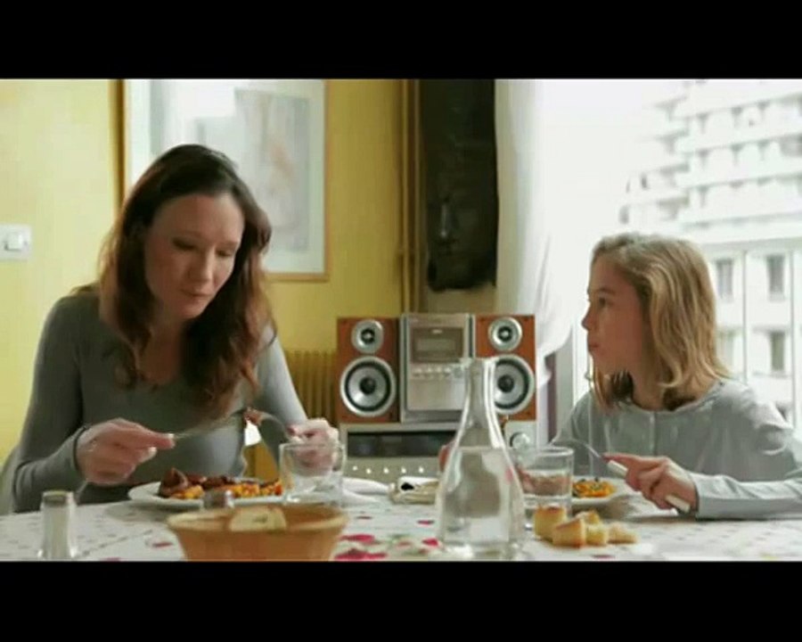 Pub drôle - Mamie au repas (humour noir)