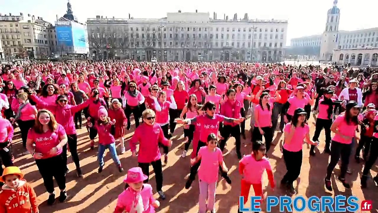 "Courir pour elles" en mode flashmob place Bellecour