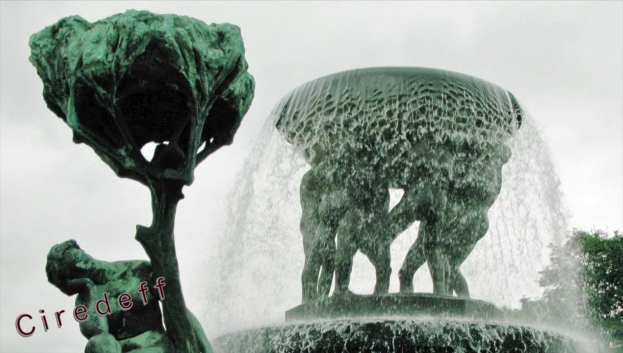 2/3 Tourisme en Norvège Visitez Oslo Parc Vigeland Hôtel de ville -- Tourism in Norway Visit Oslo Vigeland park Town hall -- Tourismus in Norwegen Besuchen Sie Oslo Rathaus -- Turisme i Norge-Besøk Oslo Vigelandparken Rådhus