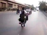 Boy Wheeling Dangerous Stunts on Bike with his cute and beautyfull Girl Friend - HDEntertainment