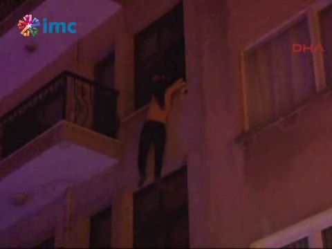 Genç kadın, üçüncü kattan zemine düşerek yaralandı