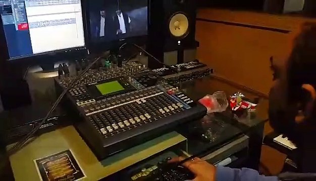 Khalida Yasmin Performing Dubbing in film Scene of Pashto HD film NAWI DA YAWI SHPI