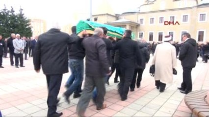 Finlandiya'da Öldürülen Türk Çift, İstanbul'da Son Yolculuğuna Uğurlandı