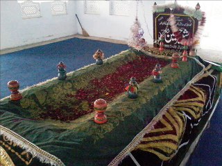 Bahashti Darwaza Fact and History by Syed Baha-ud-Din Geelani (Nigah-e-Alli)