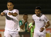 Ricardo Oliveira faz dois e comanda vitória do Santos